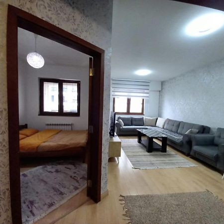 Two Rooms And Kitchen, Bathroom With Balcony Apartment Skopje Eksteriør bilde