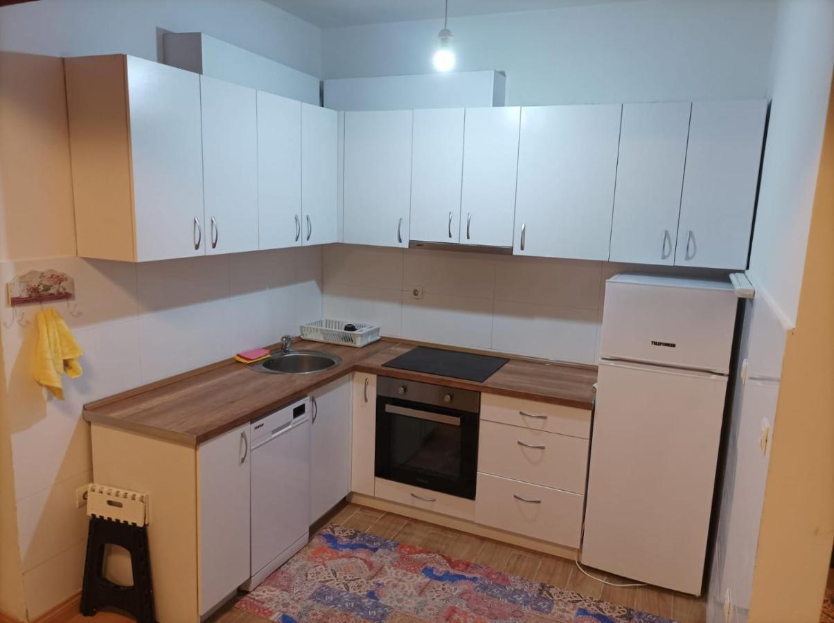 Two Rooms And Kitchen, Bathroom With Balcony Apartment Skopje Eksteriør bilde