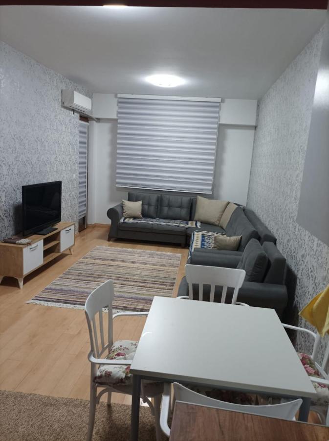 Two Rooms And Kitchen, Bathroom With Balcony Apartment Skopje Eksteriør bilde