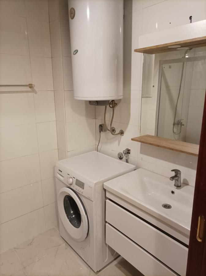 Two Rooms And Kitchen, Bathroom With Balcony Apartment Skopje Eksteriør bilde