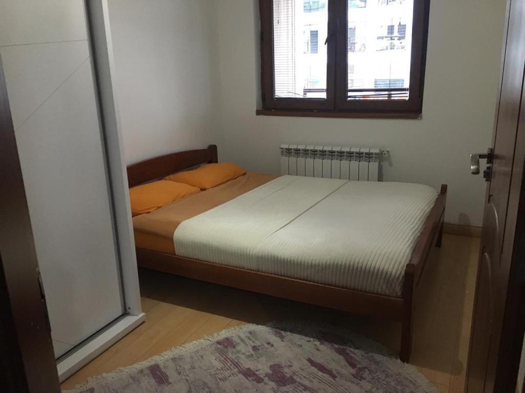 Two Rooms And Kitchen, Bathroom With Balcony Apartment Skopje Eksteriør bilde