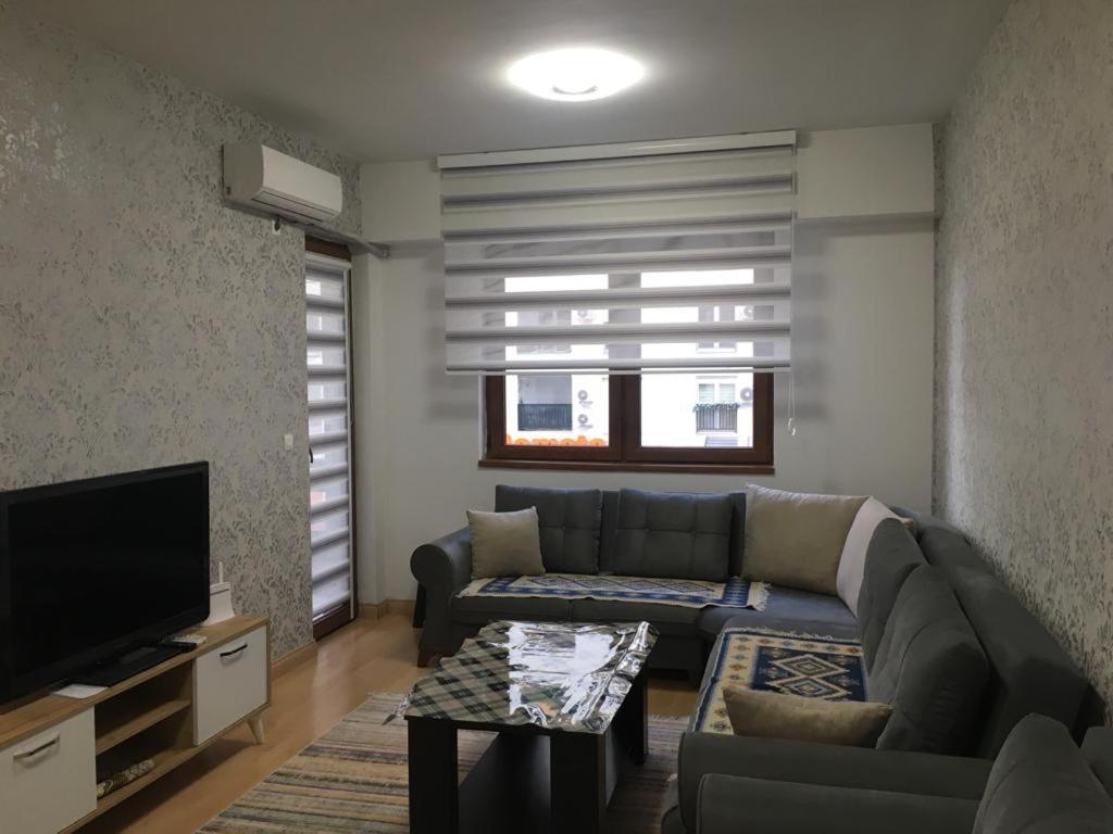 Two Rooms And Kitchen, Bathroom With Balcony Apartment Skopje Eksteriør bilde