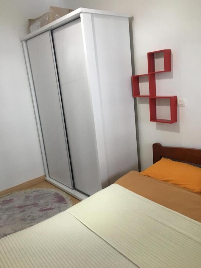 Two Rooms And Kitchen, Bathroom With Balcony Apartment Skopje Eksteriør bilde