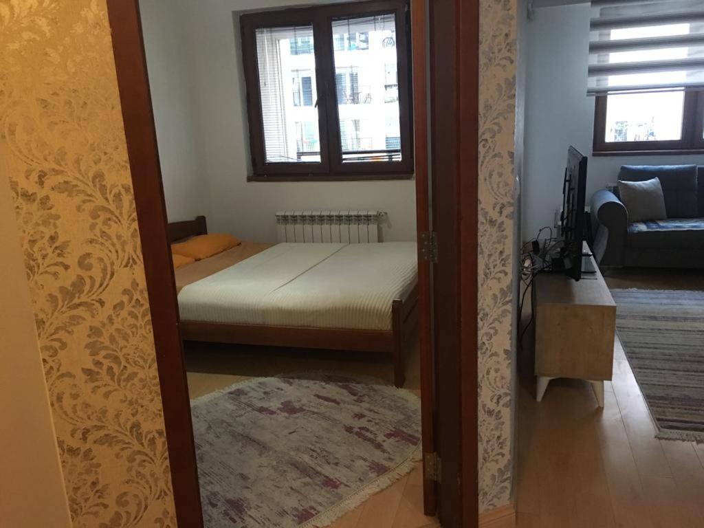 Two Rooms And Kitchen, Bathroom With Balcony Apartment Skopje Eksteriør bilde