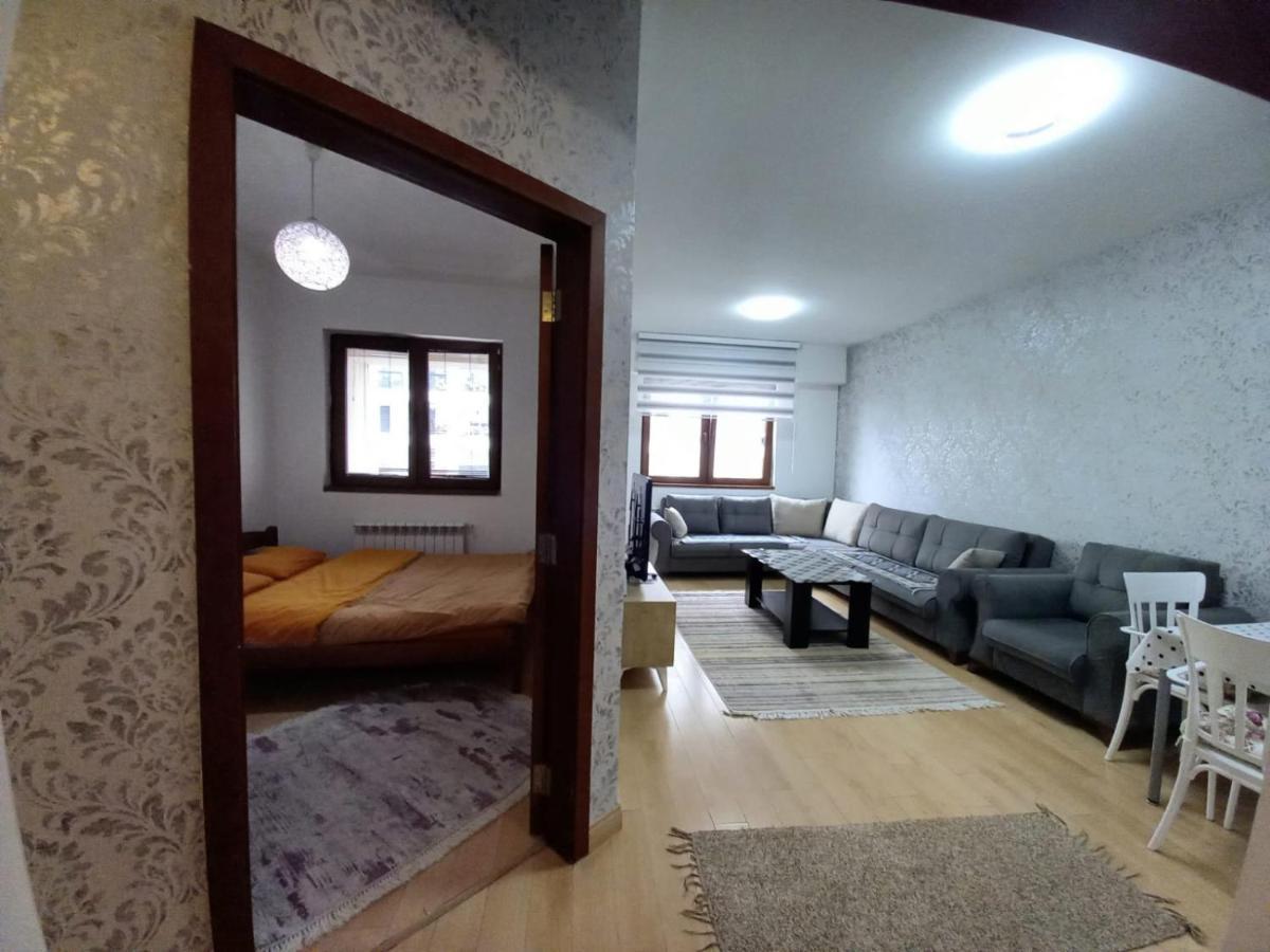 Two Rooms And Kitchen, Bathroom With Balcony Apartment Skopje Eksteriør bilde