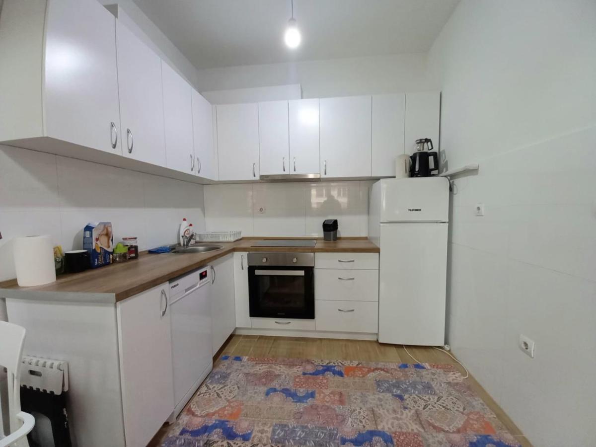 Two Rooms And Kitchen, Bathroom With Balcony Apartment Skopje Eksteriør bilde