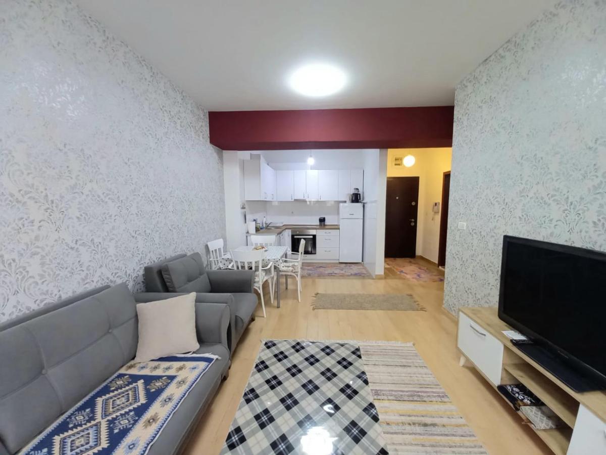 Two Rooms And Kitchen, Bathroom With Balcony Apartment Skopje Eksteriør bilde