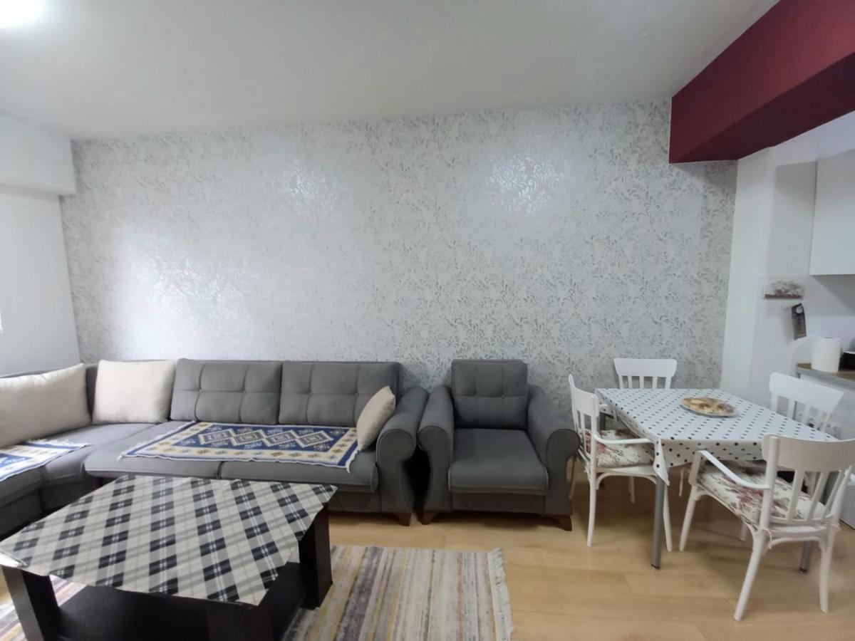 Two Rooms And Kitchen, Bathroom With Balcony Apartment Skopje Eksteriør bilde