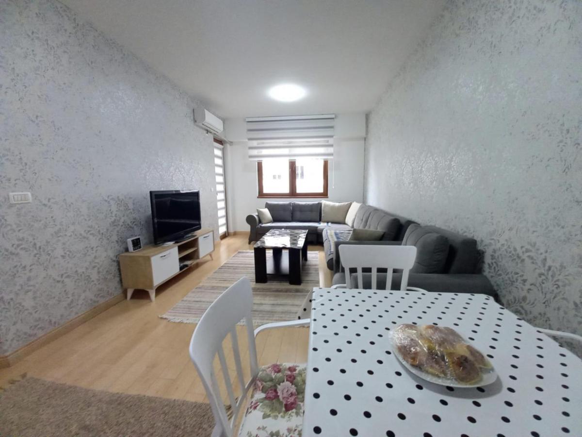 Two Rooms And Kitchen, Bathroom With Balcony Apartment Skopje Eksteriør bilde