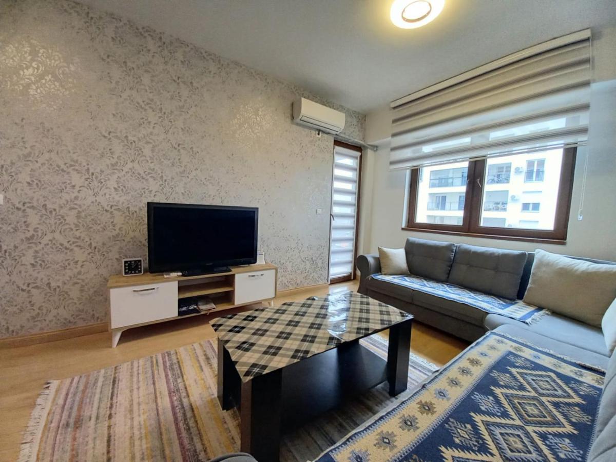 Two Rooms And Kitchen, Bathroom With Balcony Apartment Skopje Eksteriør bilde