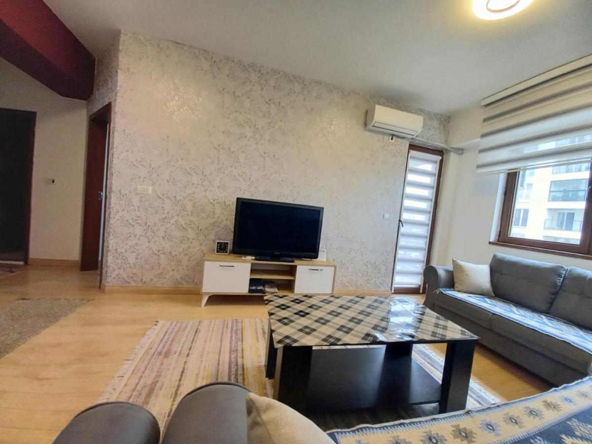 Two Rooms And Kitchen, Bathroom With Balcony Apartment Skopje Eksteriør bilde